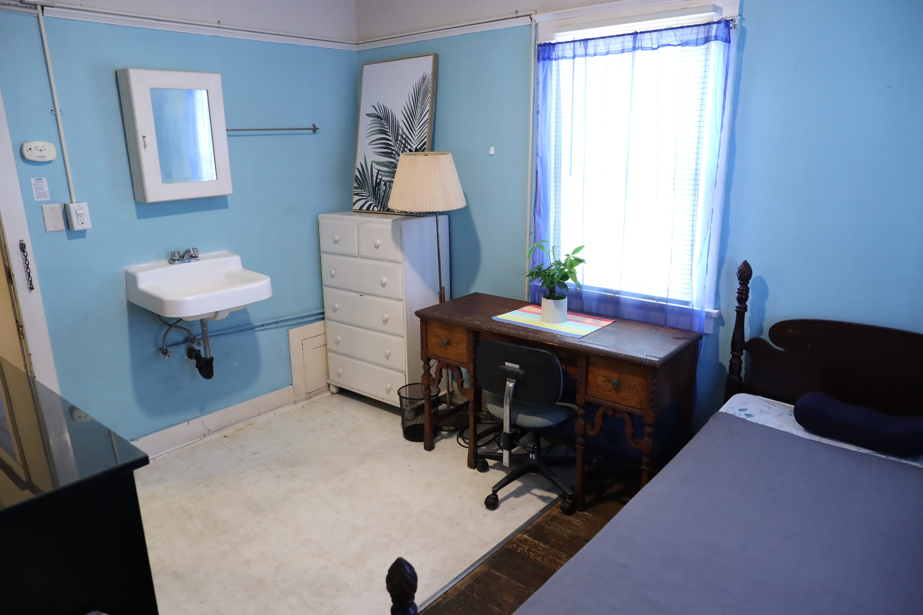 Daisy Property Room 4 Image 4