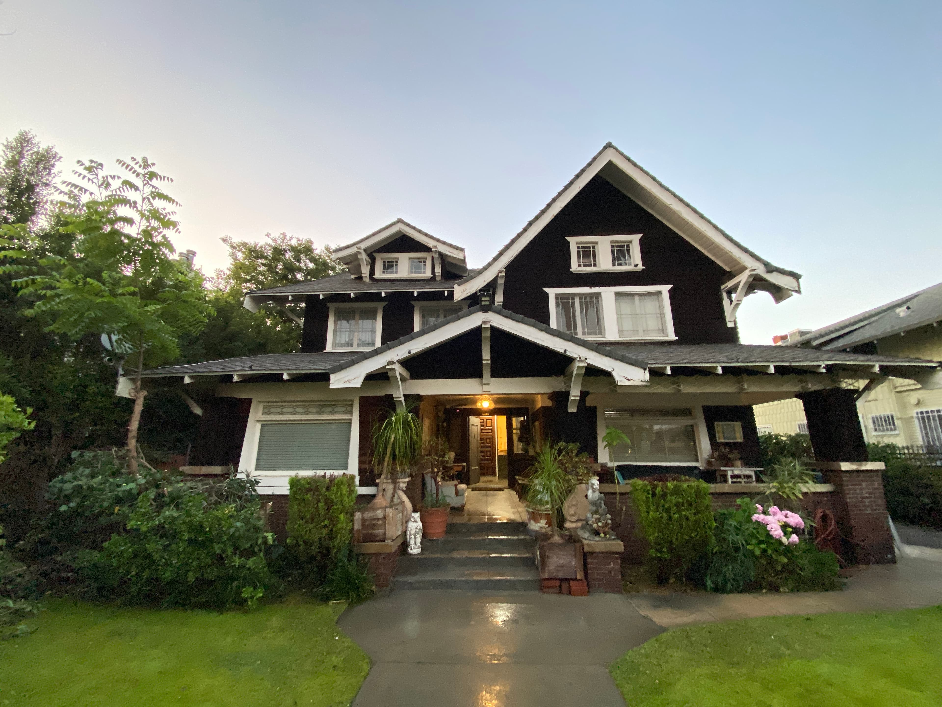 JimDaisy affordable student housing near USC featuring authentic Victorian and Craftsman architecture in Los Angeles
